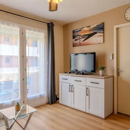 Des Fleurs By Interhome Appartement Narbonne-Plage